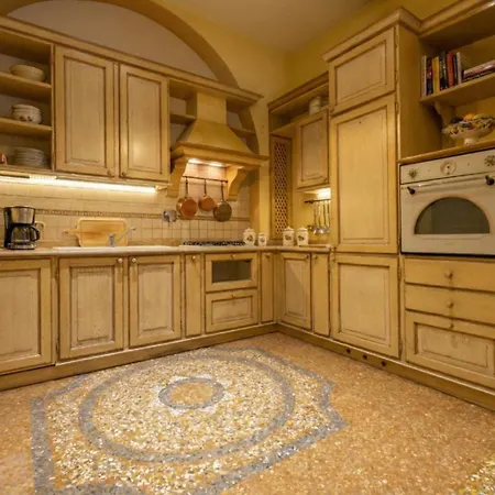 Tanari Palace - Exclusive *