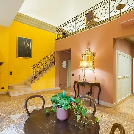 Tanari Palace - Exclusive Appartement Bologna