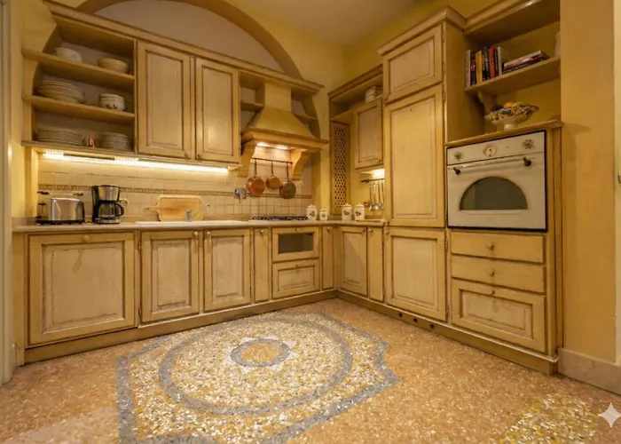 Tanari Palace - Exclusive *